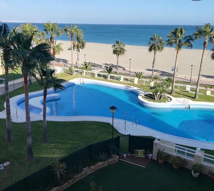 Primera Linea De Playa Roquetas de Mar Exterior foto
