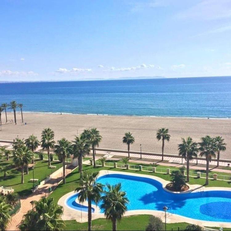 Primera Linea De Playa Roquetas de Mar Exterior foto