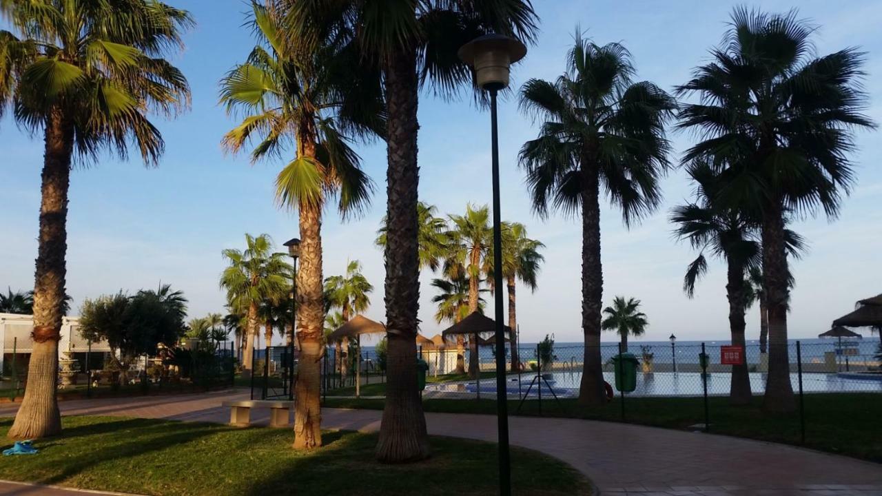 Primera Linea De Playa Roquetas de Mar Exterior foto