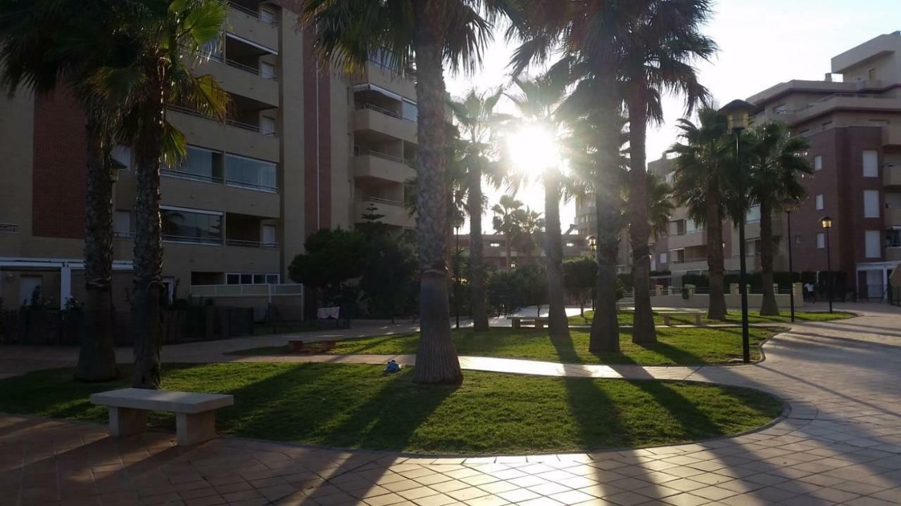 Primera Linea De Playa Roquetas de Mar Exterior foto
