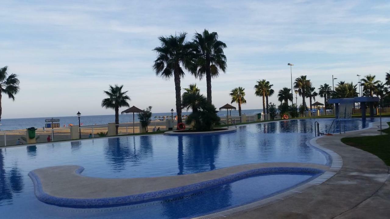 Primera Linea De Playa Roquetas de Mar Exterior foto